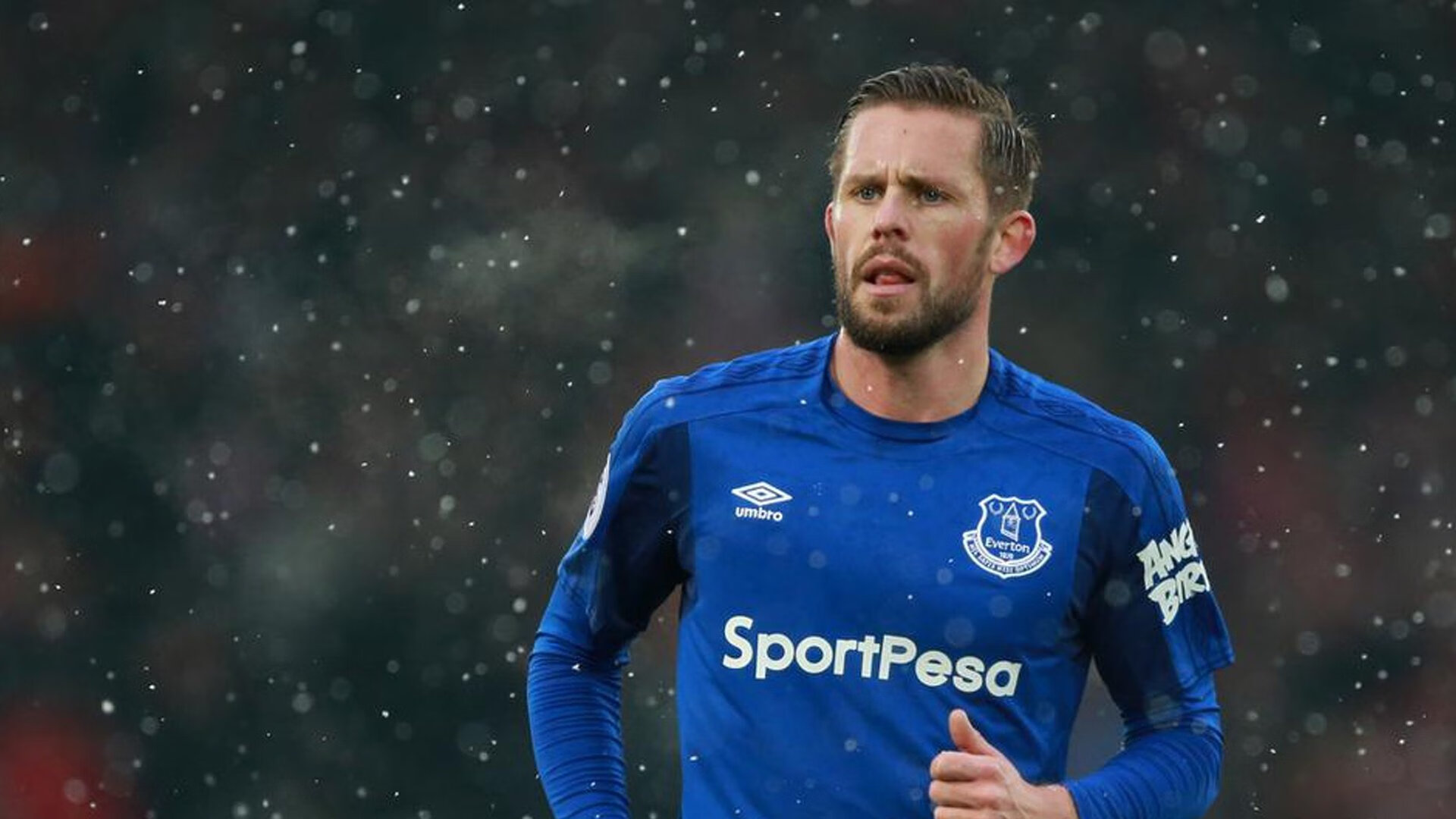 “武汉马拉松:全球选手争锋,冠军的悬念渐浓”